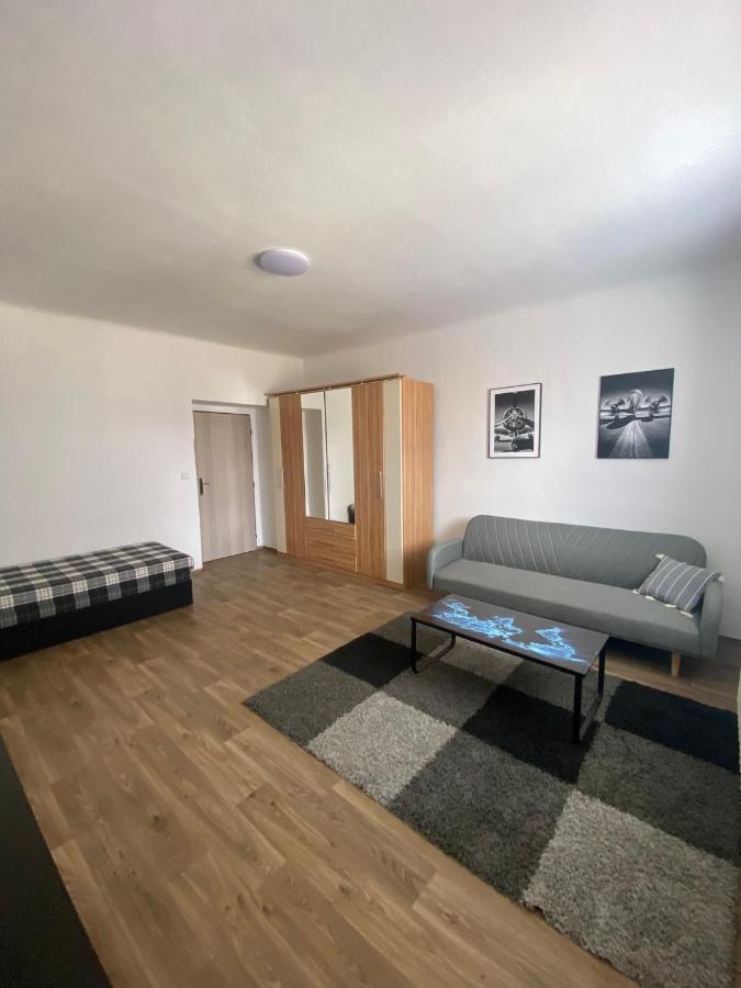 Cerna Ruze - Apartman 3 Pilsen Exterior photo