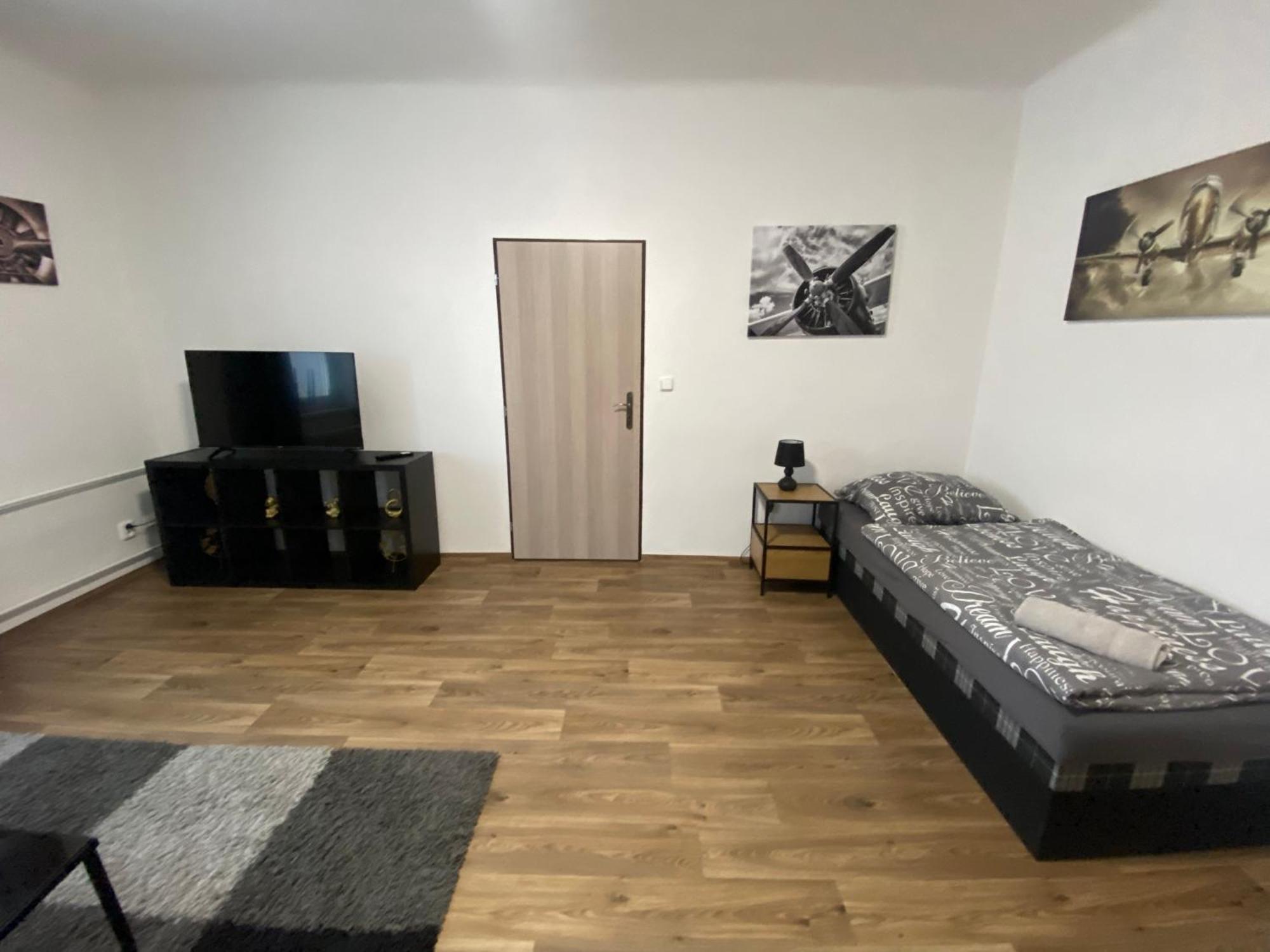 Cerna Ruze - Apartman 3 Pilsen Exterior photo