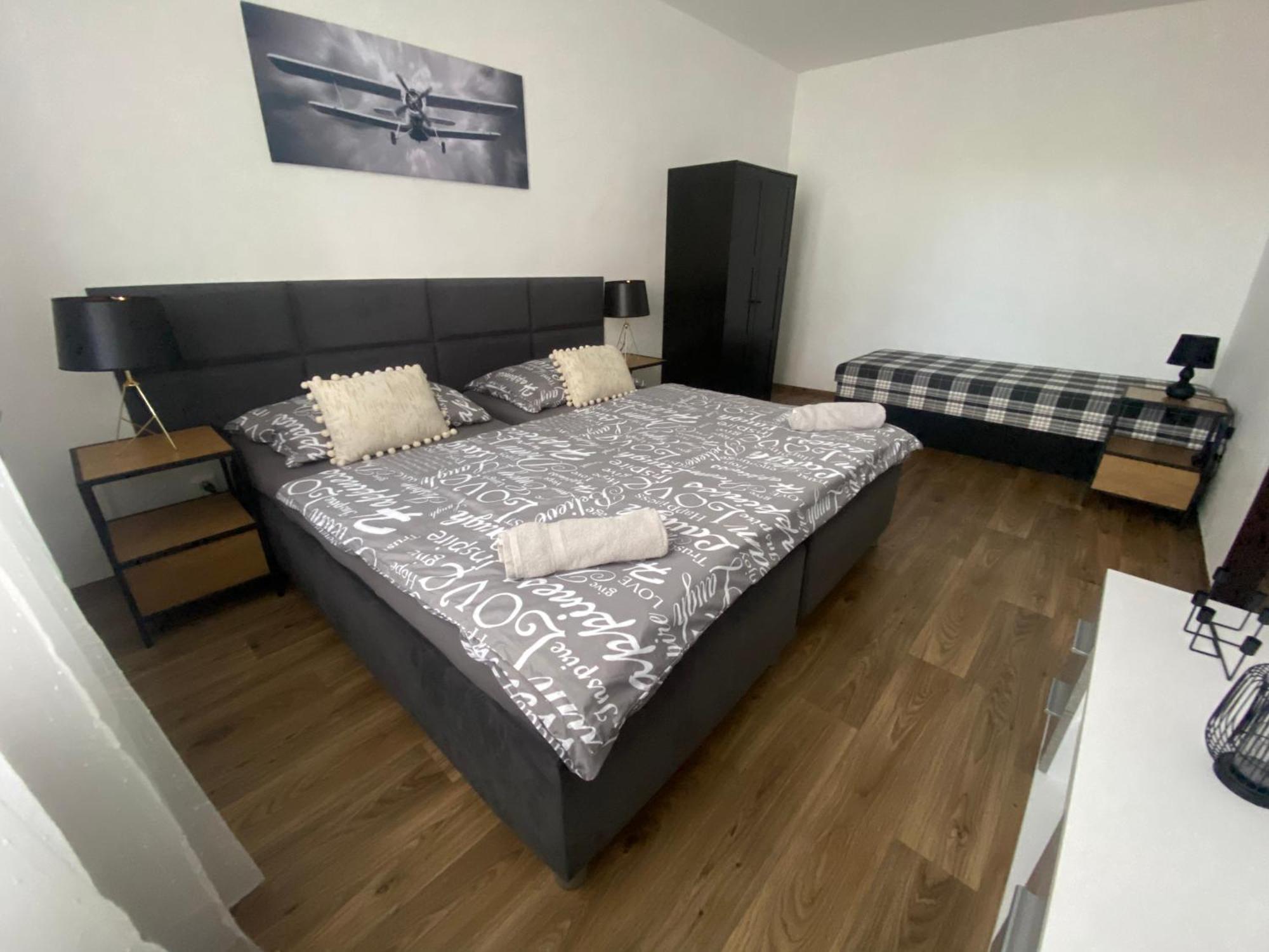 Cerna Ruze - Apartman 3 Pilsen Exterior photo