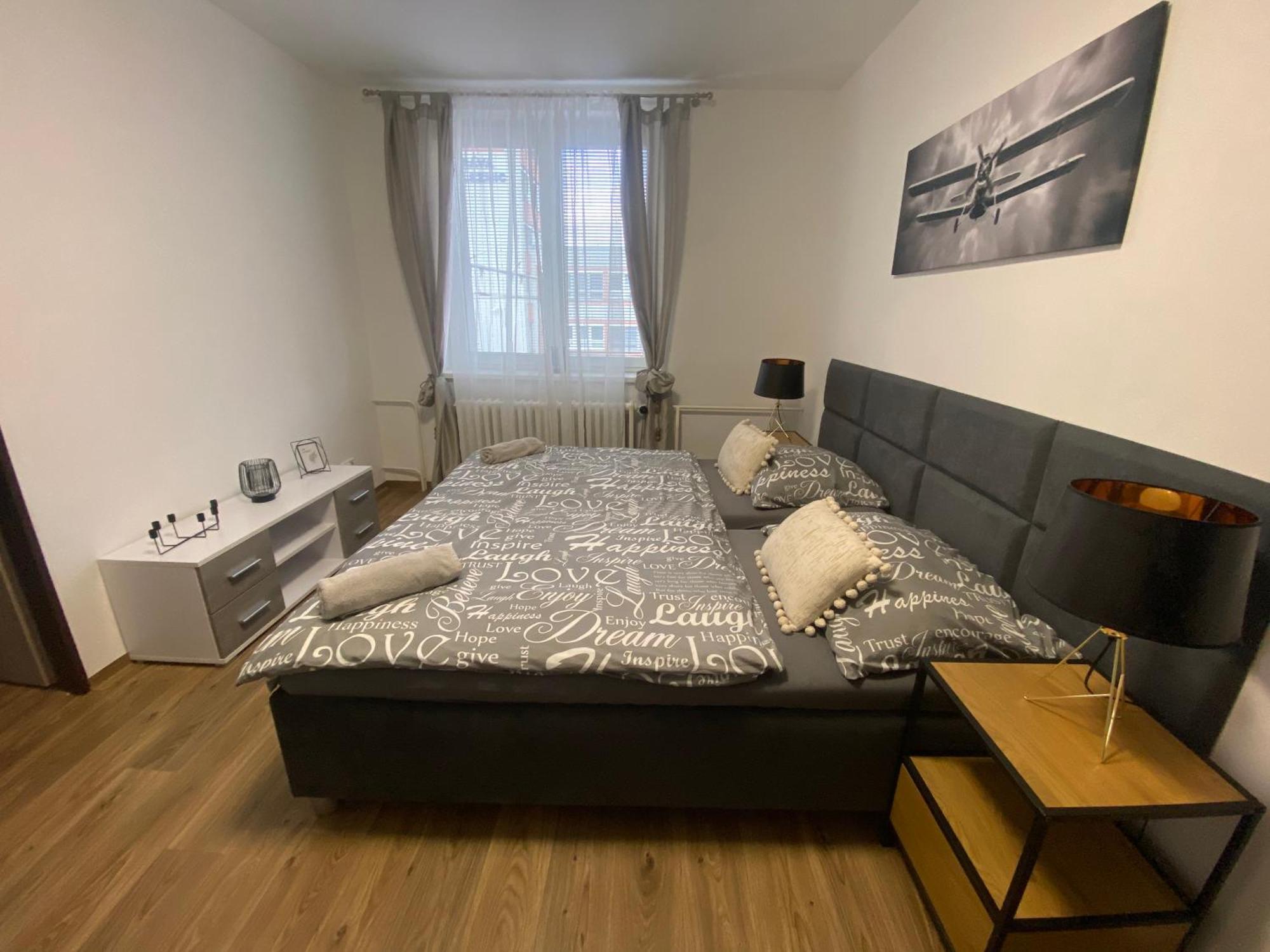 Cerna Ruze - Apartman 3 Pilsen Exterior photo
